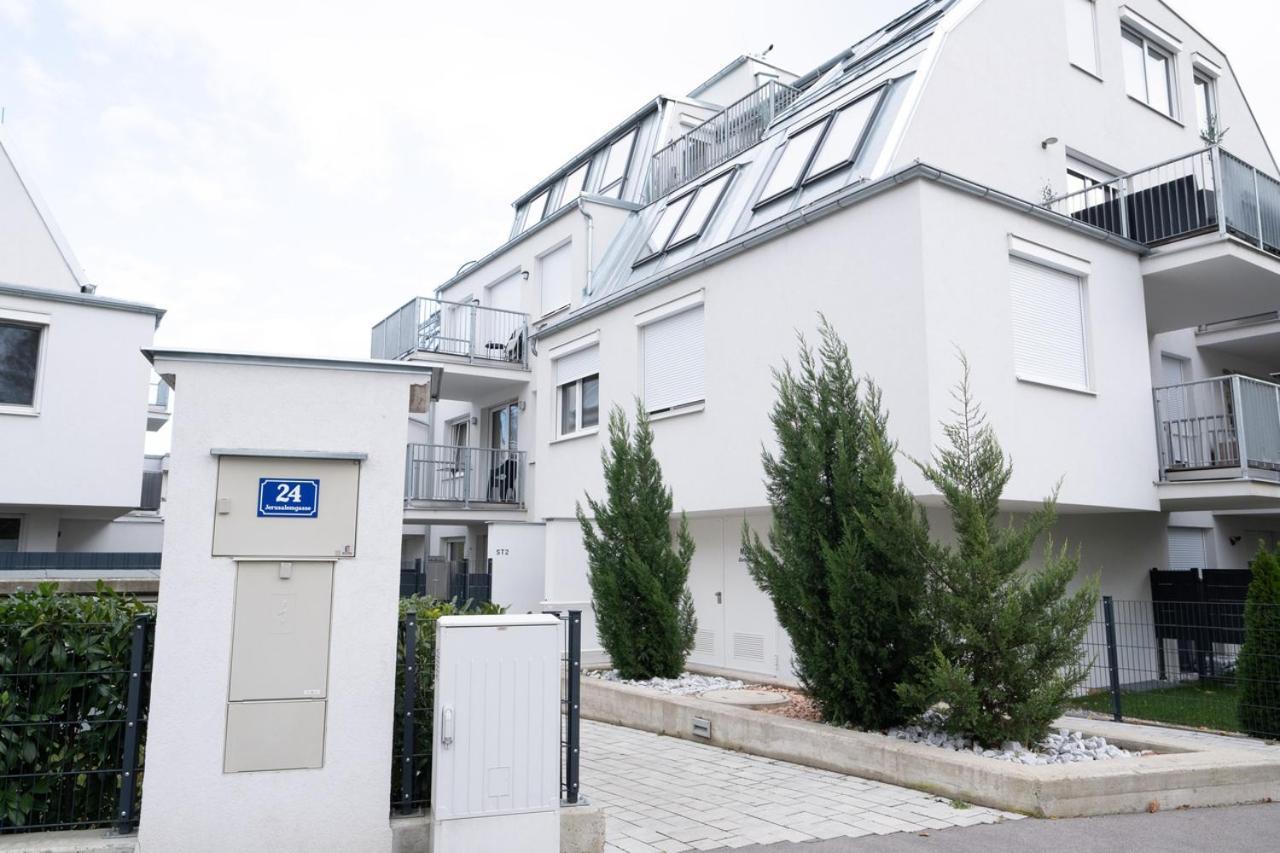 Modern Apartment W/ Cozy Balcony Near City Center Wenen Buitenkant foto