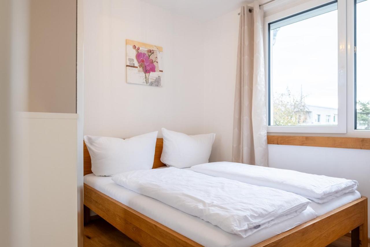 Modern Apartment W/ Cozy Balcony Near City Center Wenen Buitenkant foto