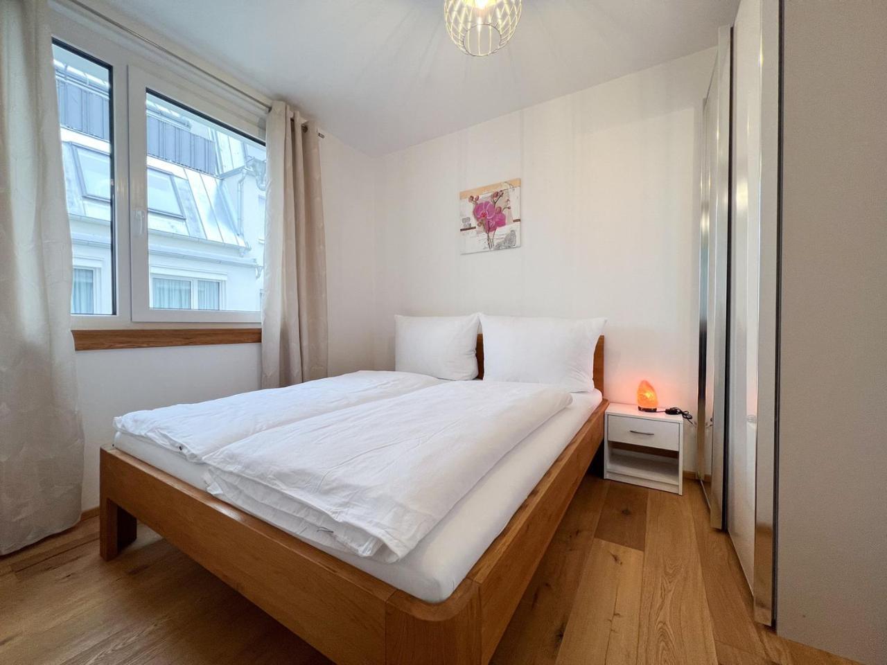 Modern Apartment W/ Cozy Balcony Near City Center Wenen Buitenkant foto